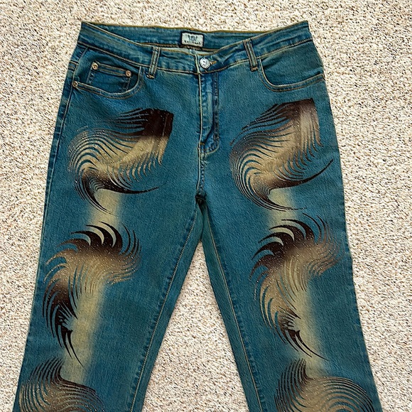 Kui Hesh Hao Shi Sexy Jeans with Velvet Swirl Patterns **Size 31 X 31** 🔥🔥 - Picture 4 of 7